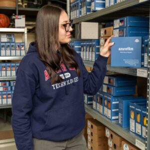 hoodie navy blue side lifestyle azurefilm