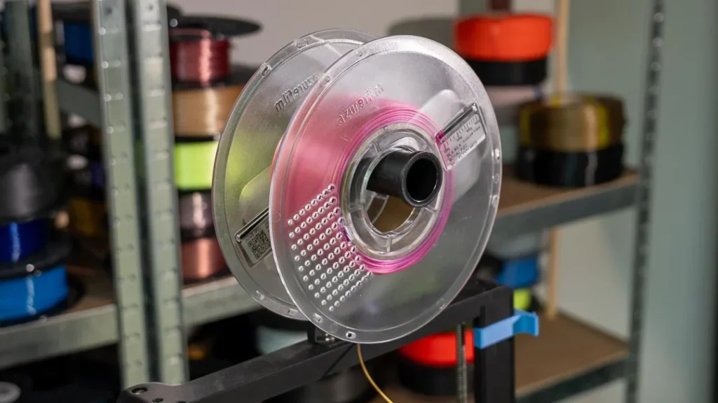 Evolucija AzureFilm špula 4 Ružičasti filament na Master Spoolu u 3D pisaču