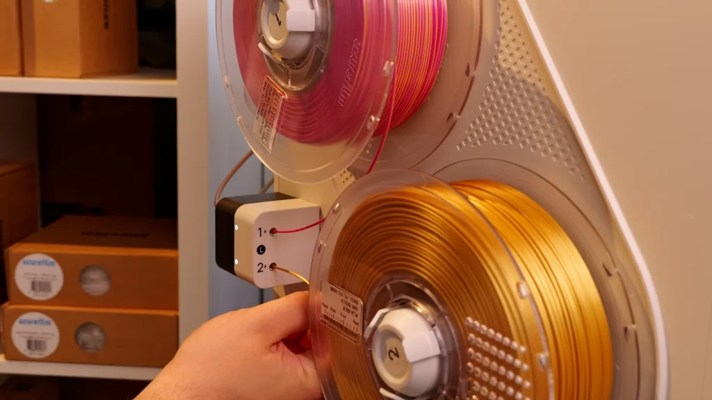 Snapmaker U1: 3D printer o kojem trenutno svi pričaju 2 Umetanje zlatnog filamenta u Snapmaker U1