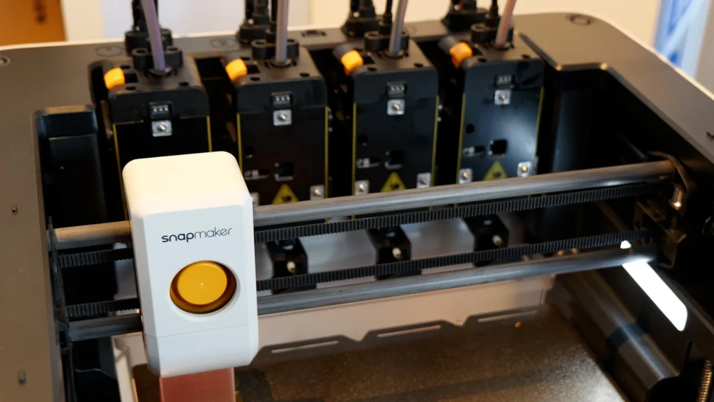 Snapmaker U1: 3D printer o kojem trenutno svi pričaju 4 Glave Snapmaker U1 unutar zatvorenog pisača