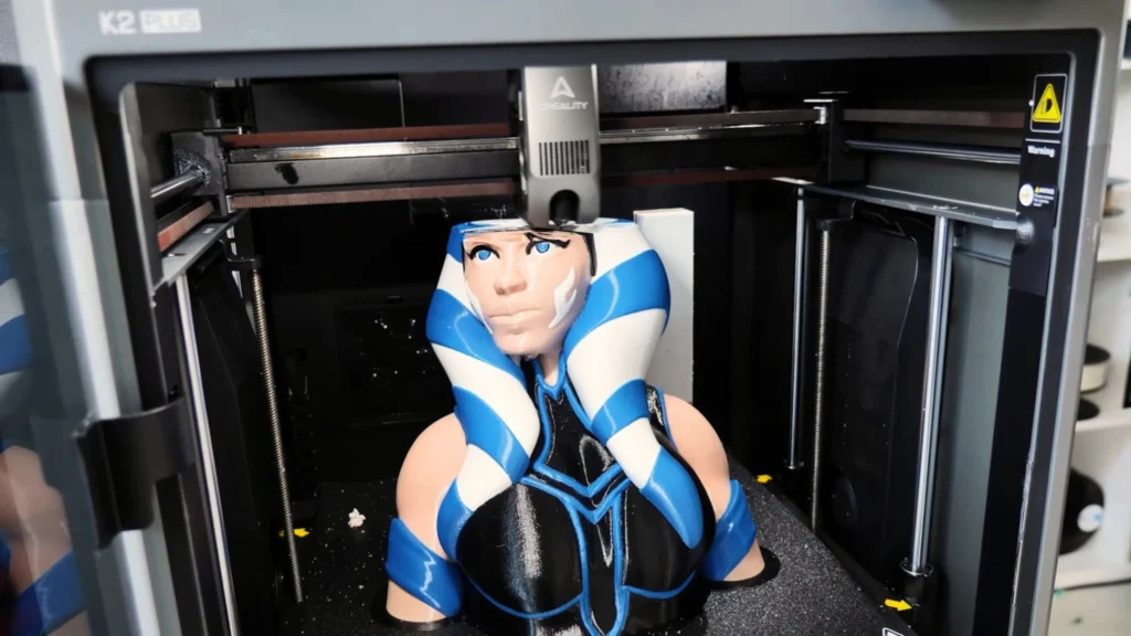 PETG materijal: Svojstva, primjena i potpuni vodič za PETG filament 3 3D-ispisana figura u 3D pisaču